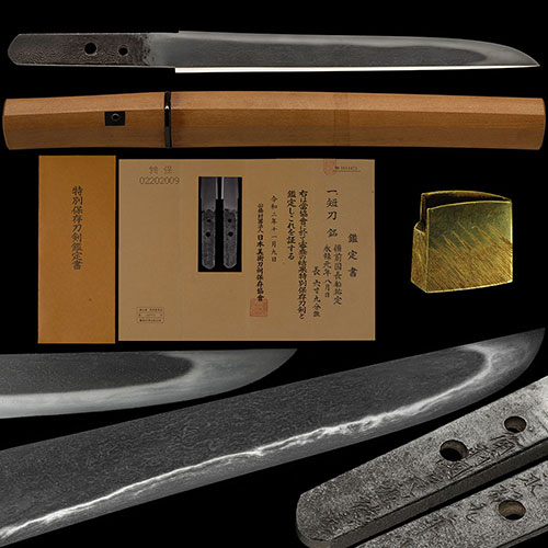 鎧通し 備前国長船祐定 永禄元年八月日 金筋長く頻りに掛り匂口明るい名品 六寸九分