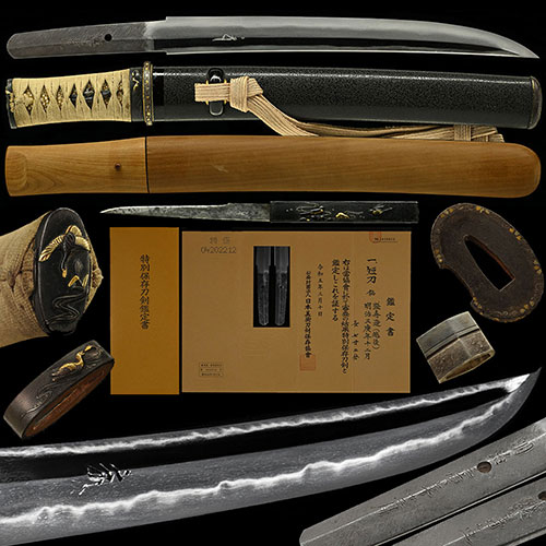 短刀  盛寿造 明治三庚年十二月 清麿門 信秀弟 美しい柾目肌に金筋砂流し頻りに掛り地刃明るく冴える傑作 時代拵付 七寸二分